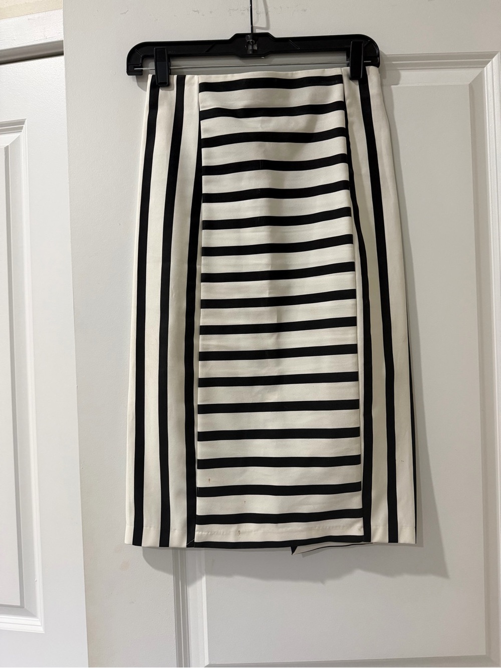 Zara Trafaluc Black & White Striped Pencil Midi Skirt – Size S